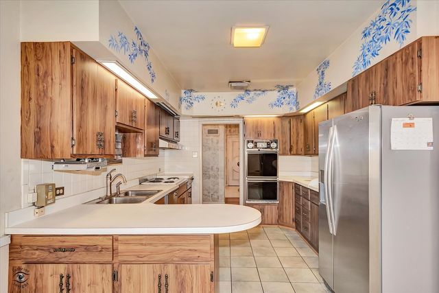 9139 S Oakley Avenue, Chicago, IL 60643