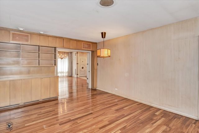 9139 S Oakley Avenue, Chicago, IL 60643