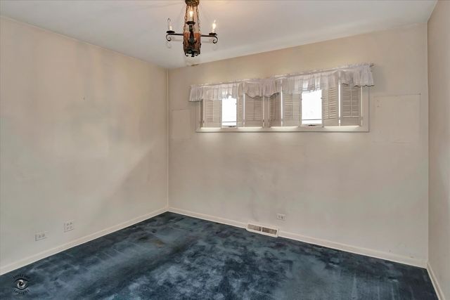9139 S Oakley Avenue, Chicago, IL 60643