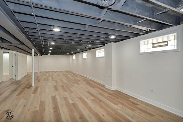 9139 S Oakley Avenue, Chicago, IL 60643