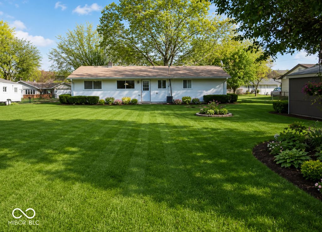 1220 Tree Top Lane, Greenwood, IN 46142