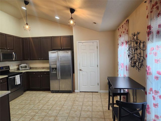 7243 S Millbrook Ct E, Aurora, CO 80016