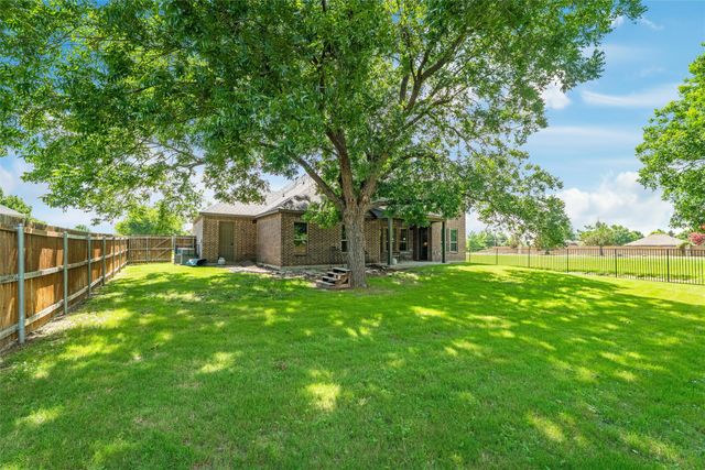 103 Water Garden Drive, Waxahachie, TX 75165