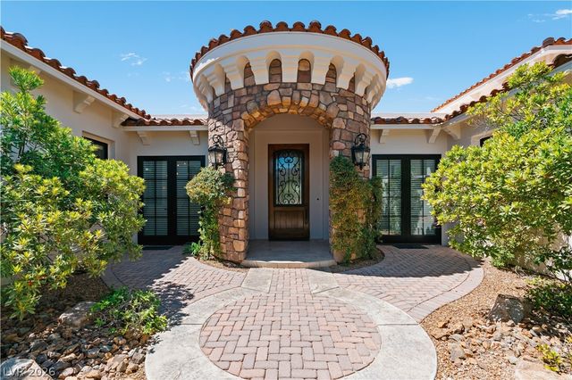 11 Olympia Hills Circle, Las Vegas, NV 89141