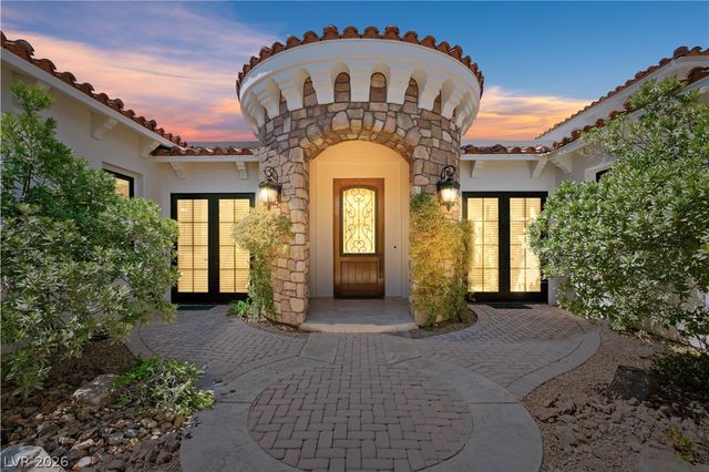 11 Olympia Hills Circle, Las Vegas, NV 89141