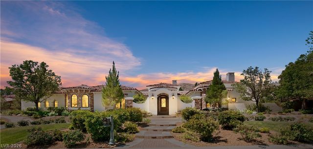 11 Olympia Hills Circle, Las Vegas, NV 89141