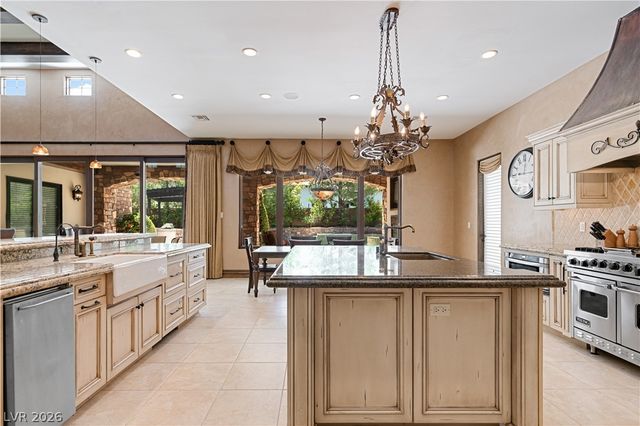 11 Olympia Hills Circle, Las Vegas, NV 89141