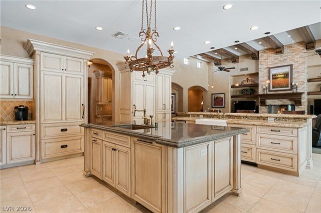 11 Olympia Hills Circle, Las Vegas, NV 89141