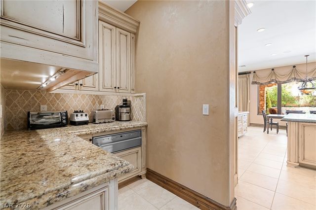 11 Olympia Hills Circle, Las Vegas, NV 89141
