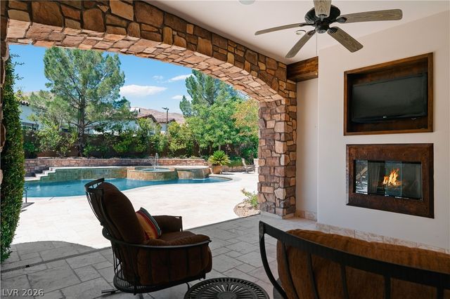 11 Olympia Hills Circle, Las Vegas, NV 89141