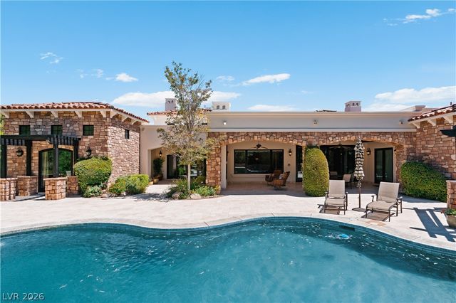 11 Olympia Hills Circle, Las Vegas, NV 89141
