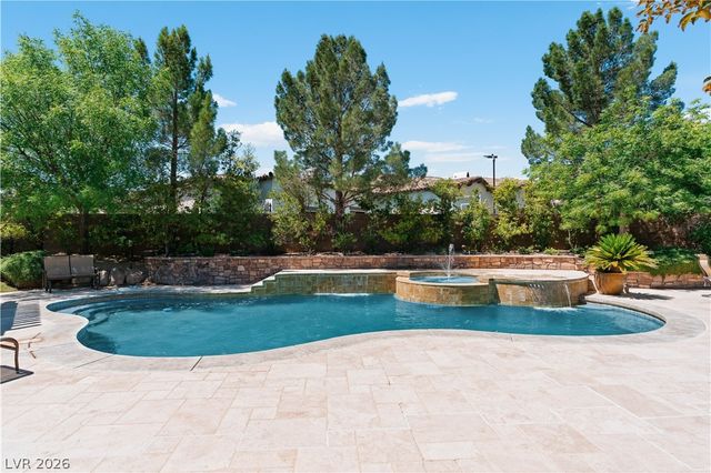 11 Olympia Hills Circle, Las Vegas, NV 89141