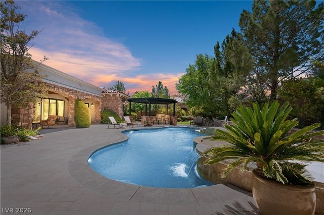11 Olympia Hills Circle, Las Vegas, NV 89141