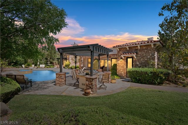 11 Olympia Hills Circle, Las Vegas, NV 89141