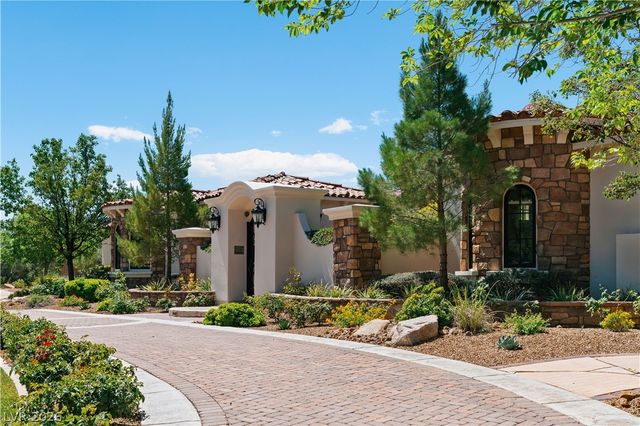 11 Olympia Hills Circle, Las Vegas, NV 89141