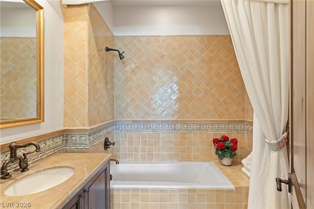 11 Olympia Hills Circle, Las Vegas, NV 89141