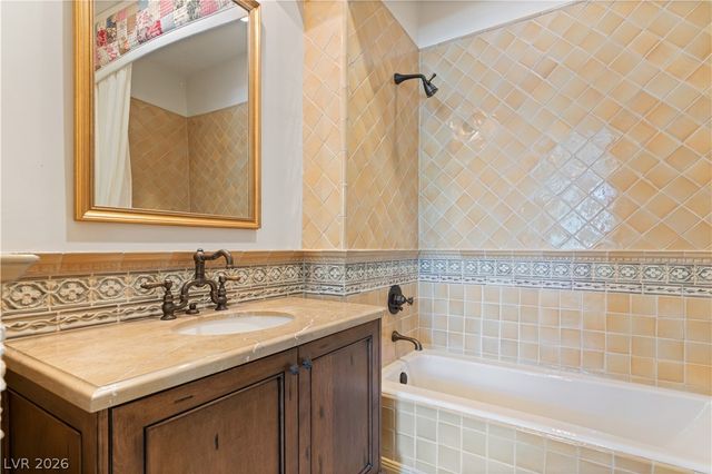 11 Olympia Hills Circle, Las Vegas, NV 89141