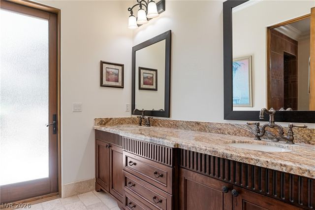 11 Olympia Hills Circle, Las Vegas, NV 89141