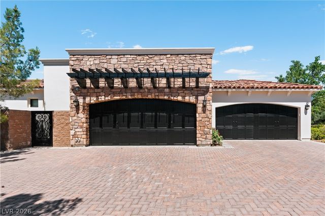11 Olympia Hills Circle, Las Vegas, NV 89141