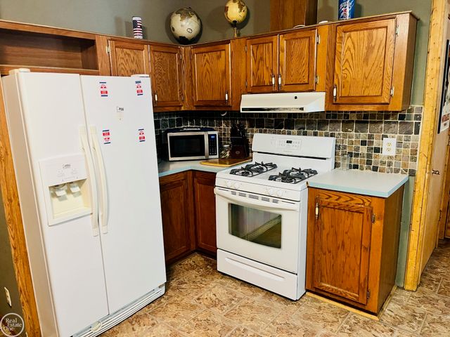 1022 S Allen Road, St Clair Twp, MI 48079