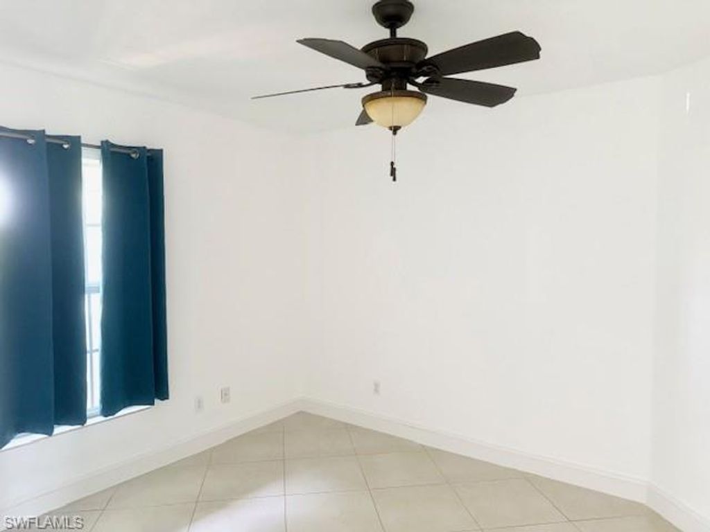 Image 3 of property listing at 2833 NW 6th PL, Cape Coral, FL 33993