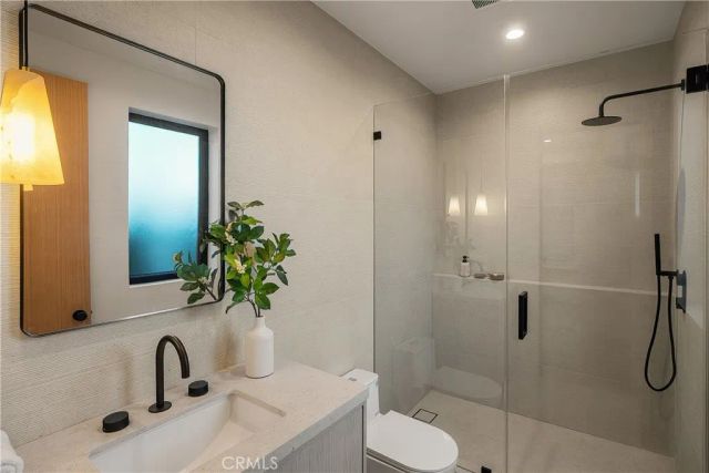 15451 Camarillo Street, Sherman Oaks, CA 91403
