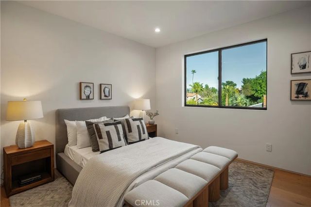 15451 Camarillo Street, Sherman Oaks, CA 91403