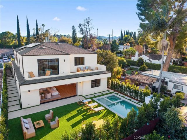 15451 Camarillo Street, Sherman Oaks, CA 91403