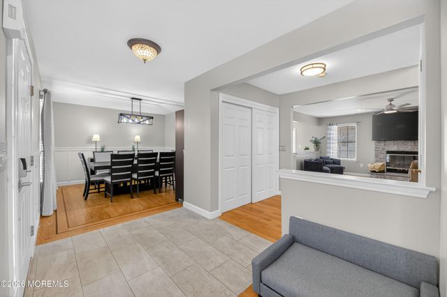 17 Yosemite Road, Howell, NJ 07731