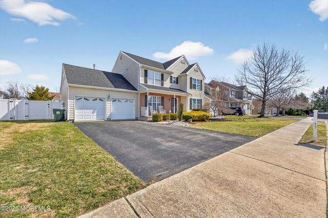 17 Yosemite Road, Howell, NJ 07731