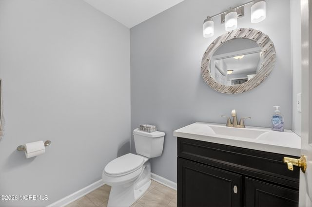 17 Yosemite Road, Howell, NJ 07731