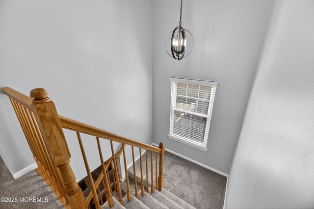 17 Yosemite Road, Howell, NJ 07731