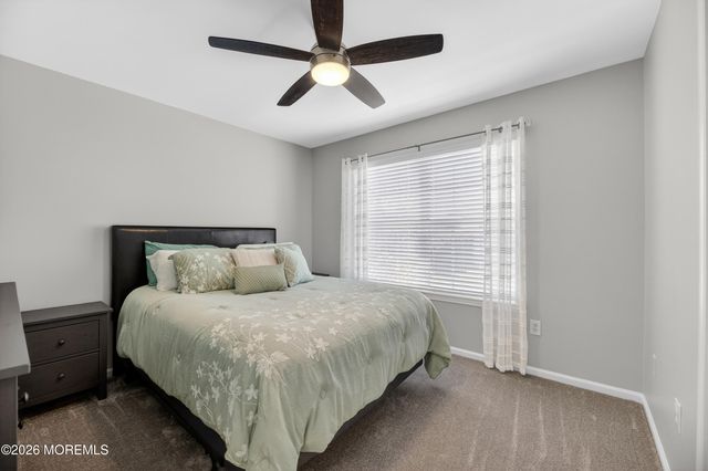 17 Yosemite Road, Howell, NJ 07731