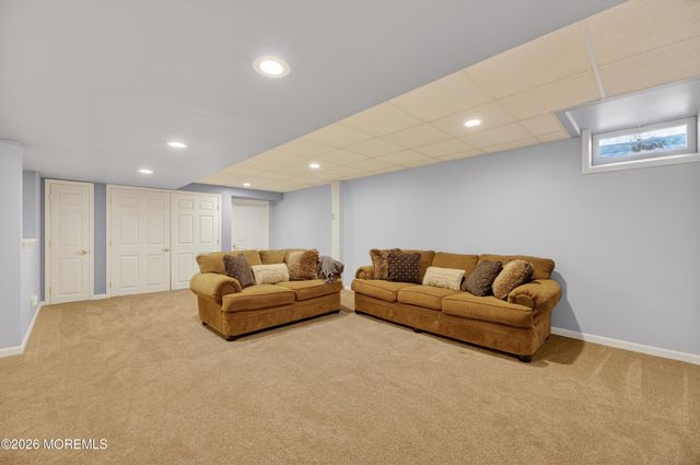 17 Yosemite Road, Howell, NJ 07731