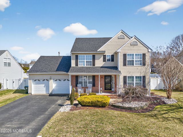 17 Yosemite Road, Howell, NJ 07731