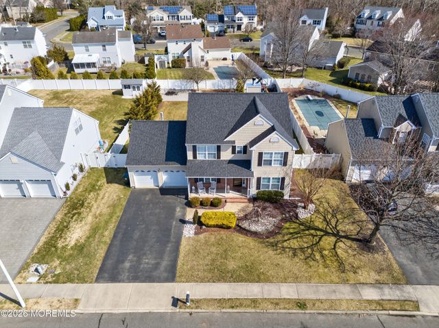 17 Yosemite Road, Howell, NJ 07731