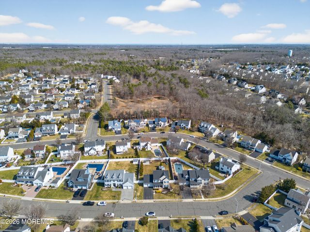 17 Yosemite Road, Howell, NJ 07731