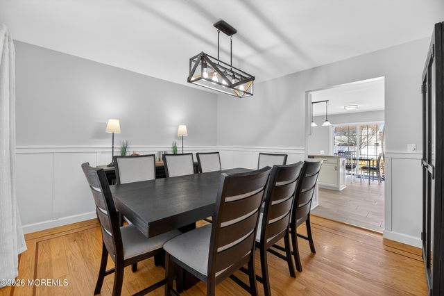 17 Yosemite Road, Howell, NJ 07731