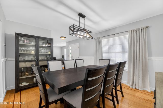 17 Yosemite Road, Howell, NJ 07731