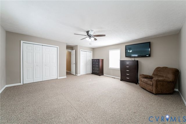 26746 Oxford Rd, Ruther Glen, VA 22546