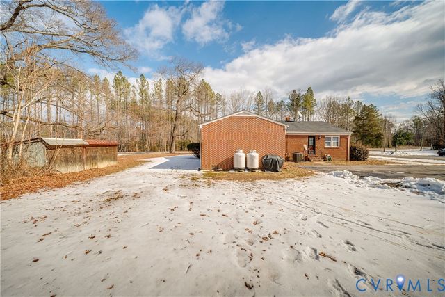 26746 Oxford Rd, Ruther Glen, VA 22546