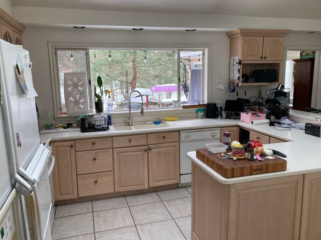 6 Partridge Ln, Lincoln, MA 01773