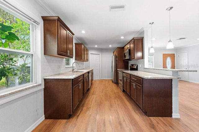 1920 64TH AVENUE N, St Petersburg, FL 33702