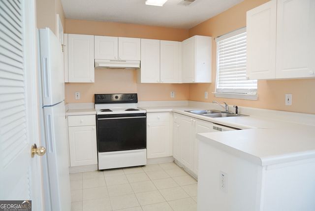 300 Goldenrod Drive, Stockbridge, GA 30281