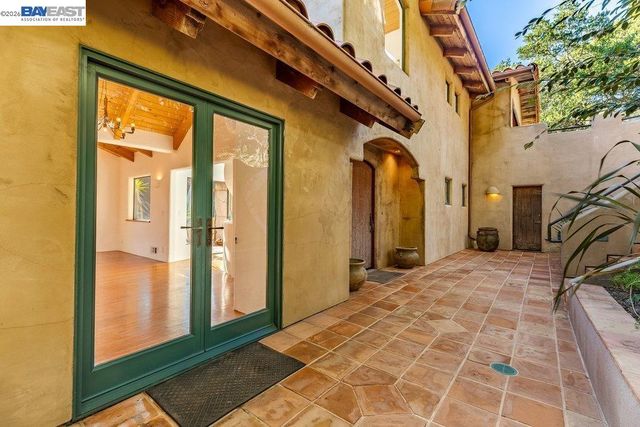 1302 Westview Dr, Berkeley, CA 94705