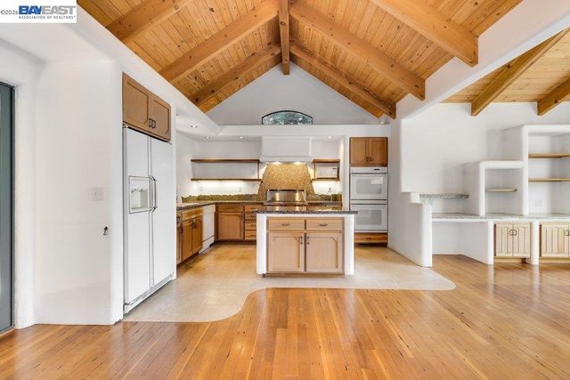 1302 Westview Dr, Berkeley, CA 94705