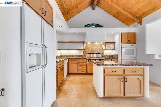 1302 Westview Dr, Berkeley, CA 94705