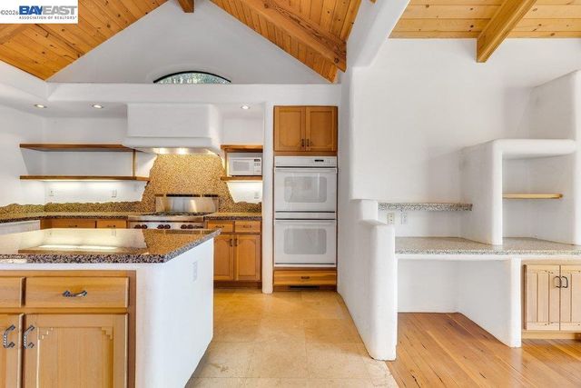1302 Westview Dr, Berkeley, CA 94705