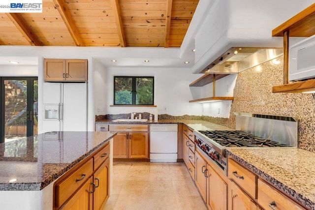 1302 Westview Dr, Berkeley, CA 94705