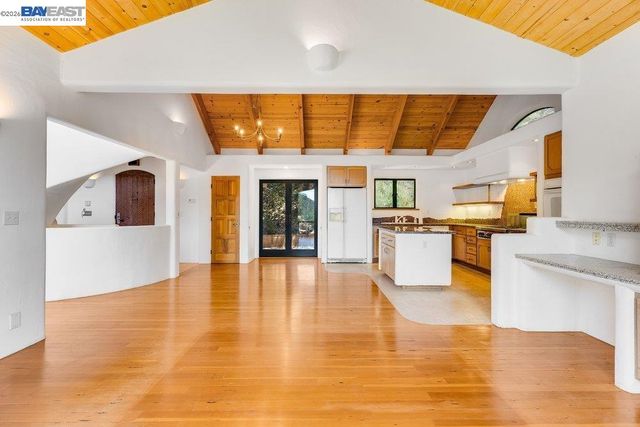 1302 Westview Dr, Berkeley, CA 94705